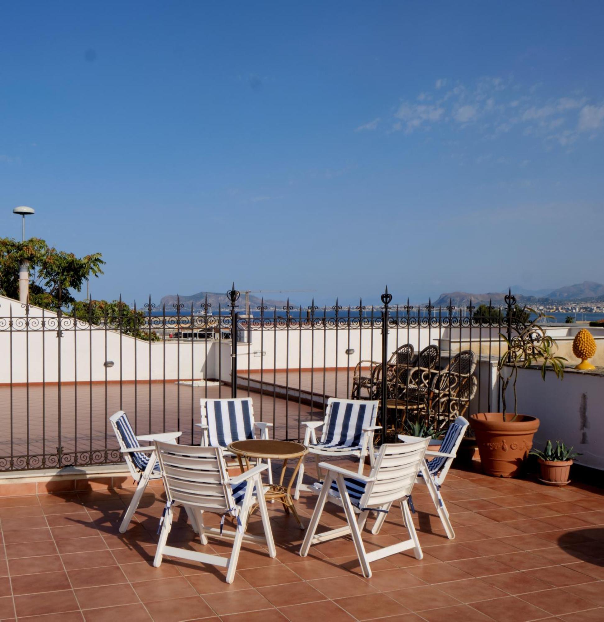 Attico Con Terrazza Sul Porto Lejlighed Palermo Eksteriør billede